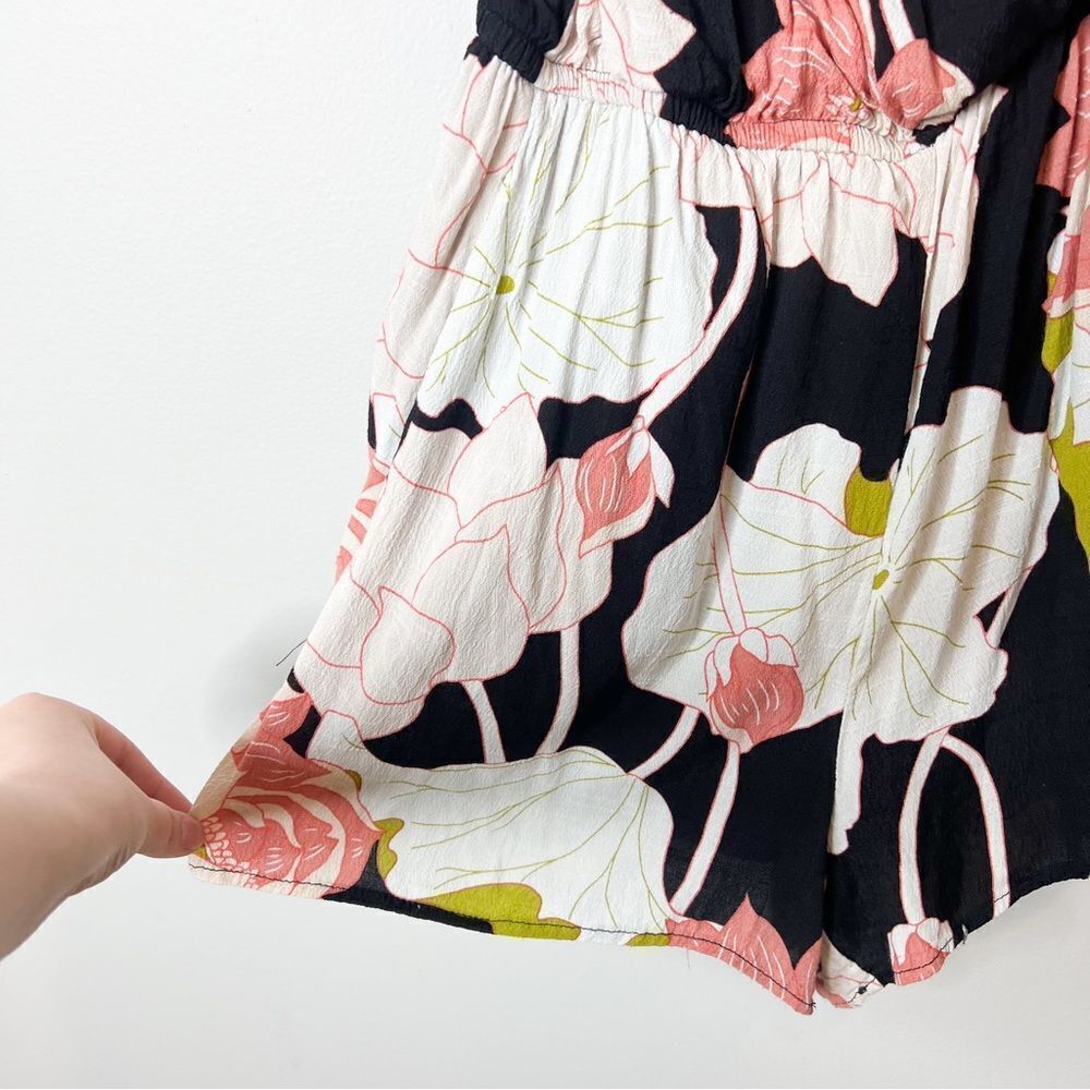 Cupcakes and Cashmere Arnett Floral One Shoulder Romper - Picture 3 of 6